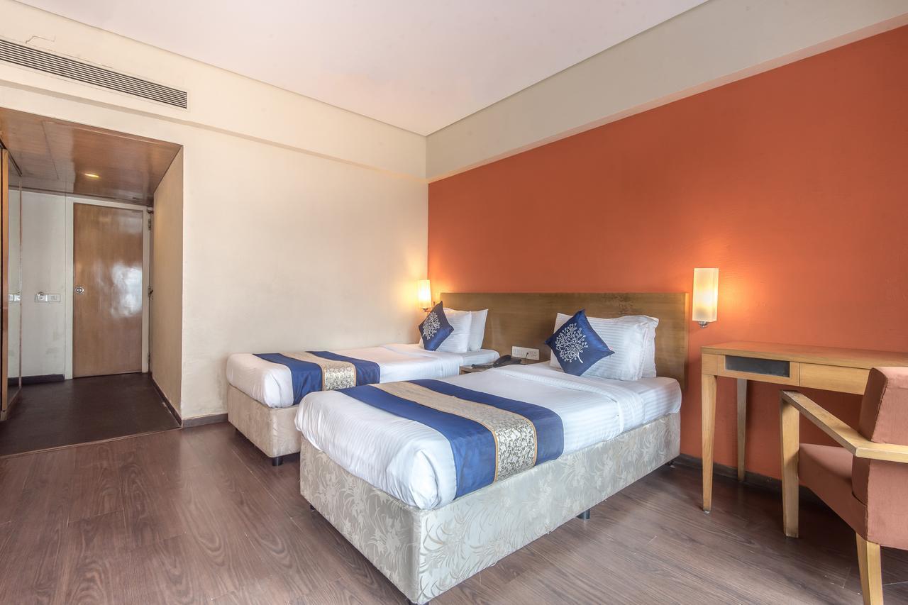 Oyo Flagship 584 Santacruz East Hotel Malad Bagian luar foto