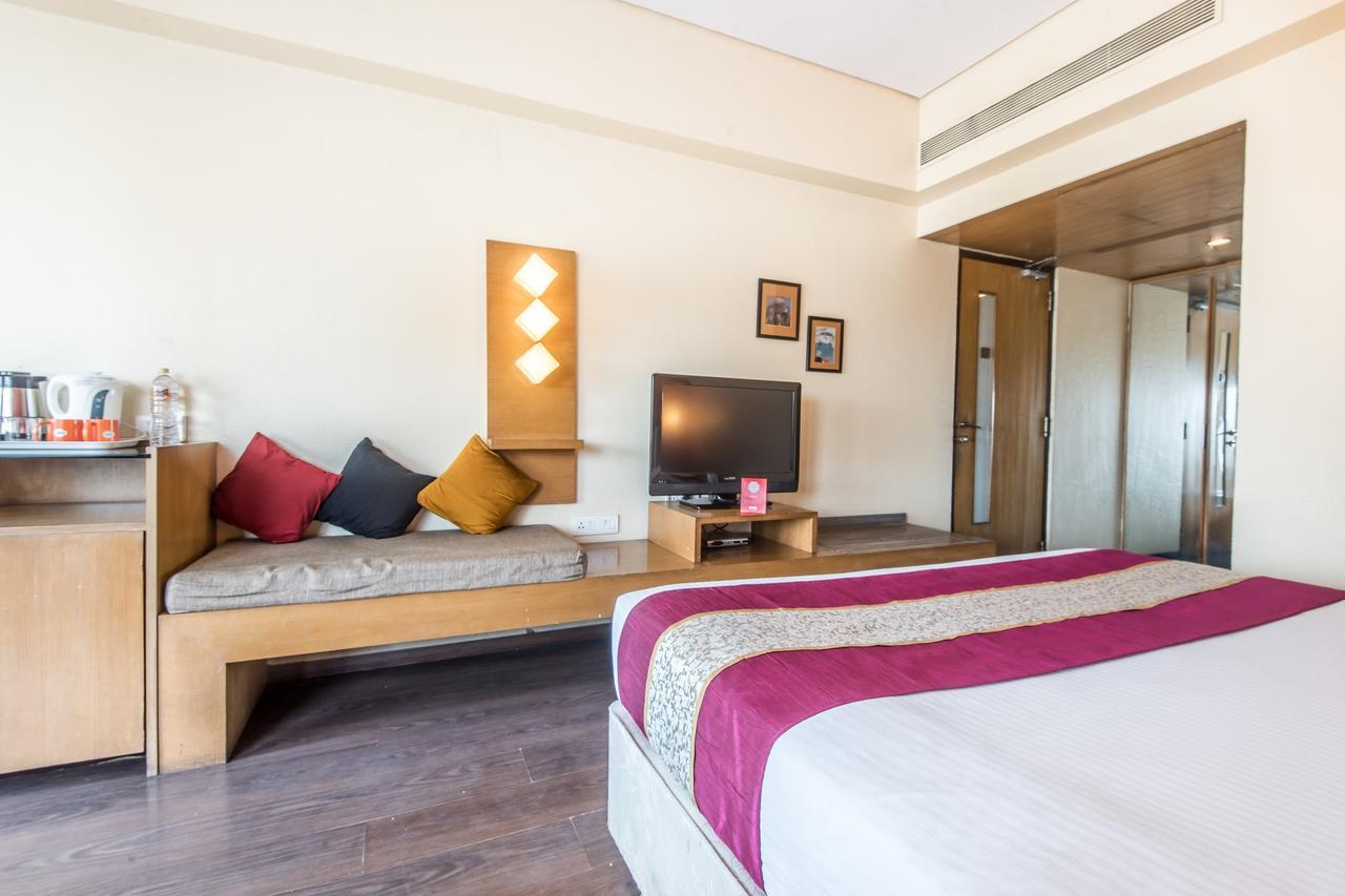 Oyo Flagship 584 Santacruz East Hotel Malad Bagian luar foto